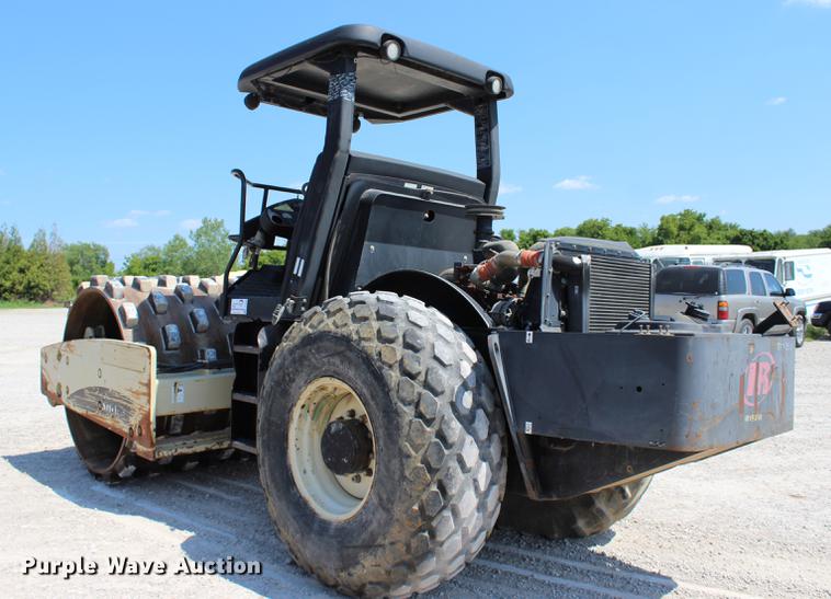 image for item DE3850 2005 Ingersoll Rand SD105F-TF single drum roller