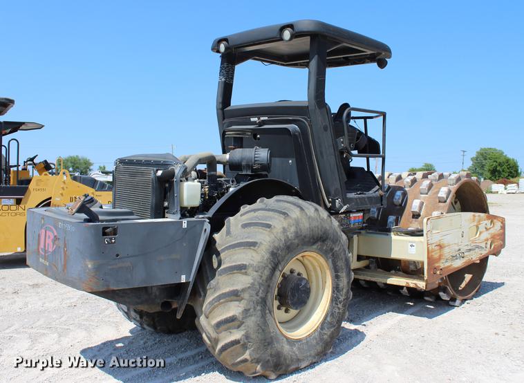 image for item DE3850 2005 Ingersoll Rand SD105F-TF single drum roller