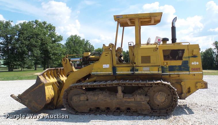 image for item DE5102 Komatsu D66S track loader