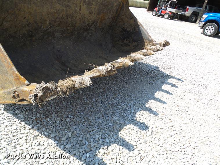 image for item DE5102 Komatsu D66S track loader