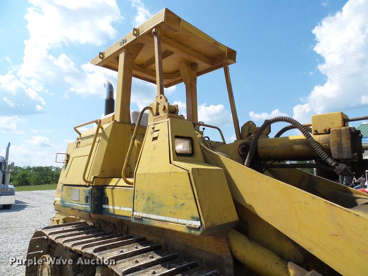 image for item DE5102 Komatsu D66S track loader