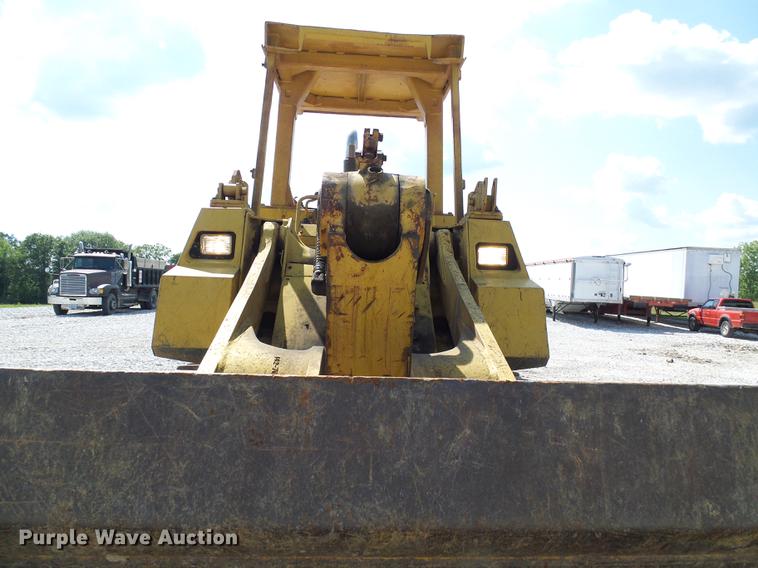 image for item DE5102 Komatsu D66S track loader