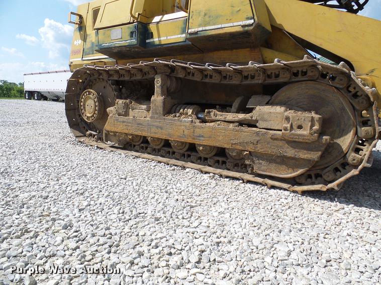 image for item DE5102 Komatsu D66S track loader
