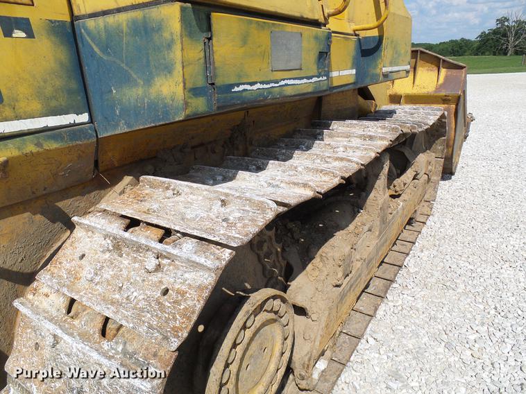 image for item DE5102 Komatsu D66S track loader
