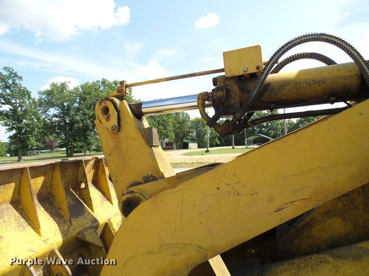 image for item DE5102 Komatsu D66S track loader