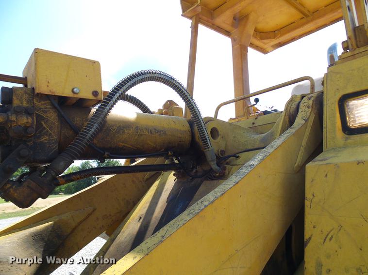 image for item DE5102 Komatsu D66S track loader