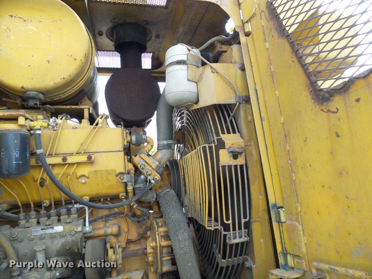 image for item DE5102 Komatsu D66S track loader