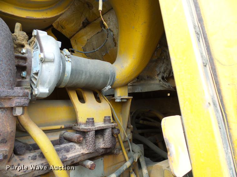 image for item DE5102 Komatsu D66S track loader