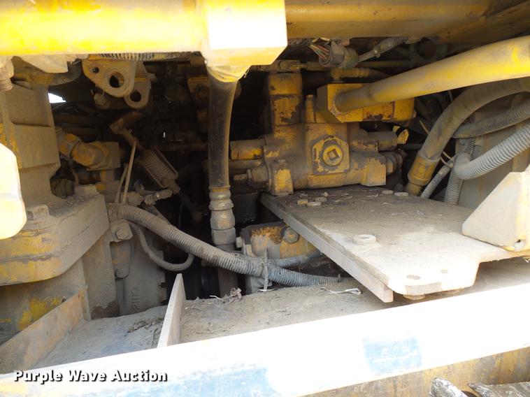 image for item DE5102 Komatsu D66S track loader