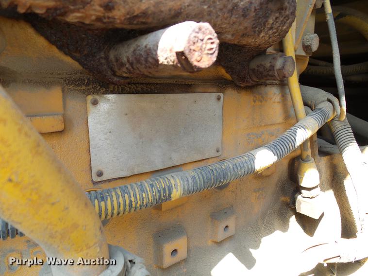 image for item DE5102 Komatsu D66S track loader