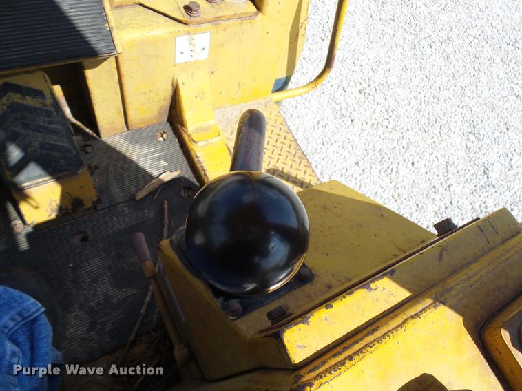 image for item DE5102 Komatsu D66S track loader