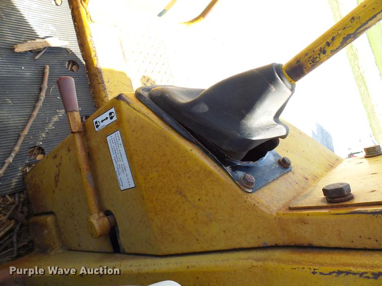 image for item DE5102 Komatsu D66S track loader
