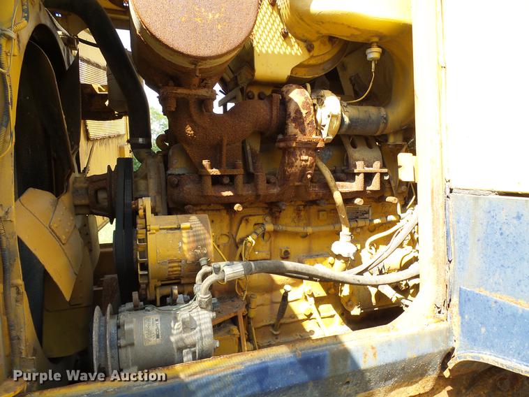 image for item DE5103 Komatsu D66S-1 track loader