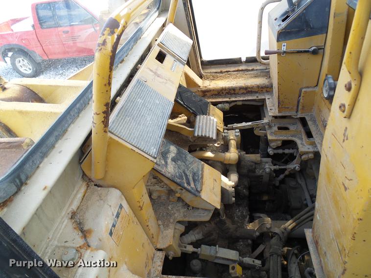 image for item DE5103 Komatsu D66S-1 track loader