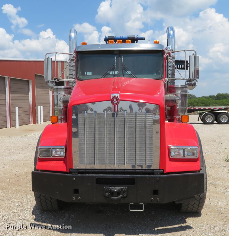 image for item DE6341 2011 Kenworth T800 gin pole semi truck