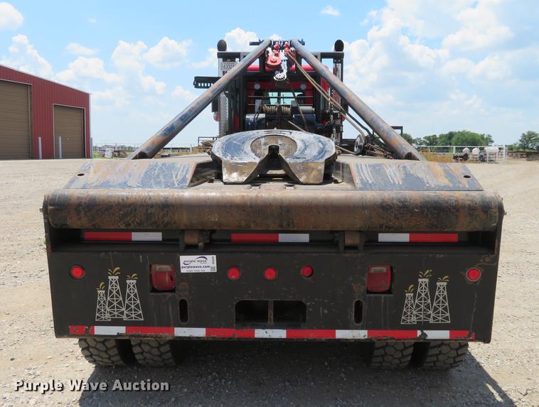 image for item DE6341 2011 Kenworth T800 gin pole semi truck