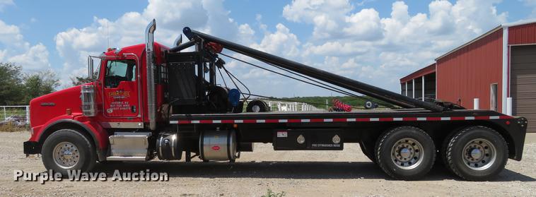 image for item DE6341 2011 Kenworth T800 gin pole semi truck