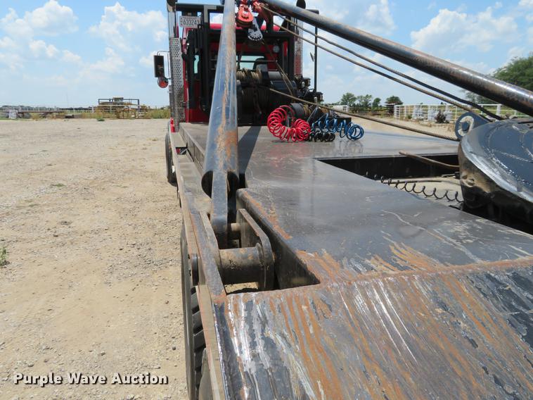 image for item DE6341 2011 Kenworth T800 gin pole semi truck