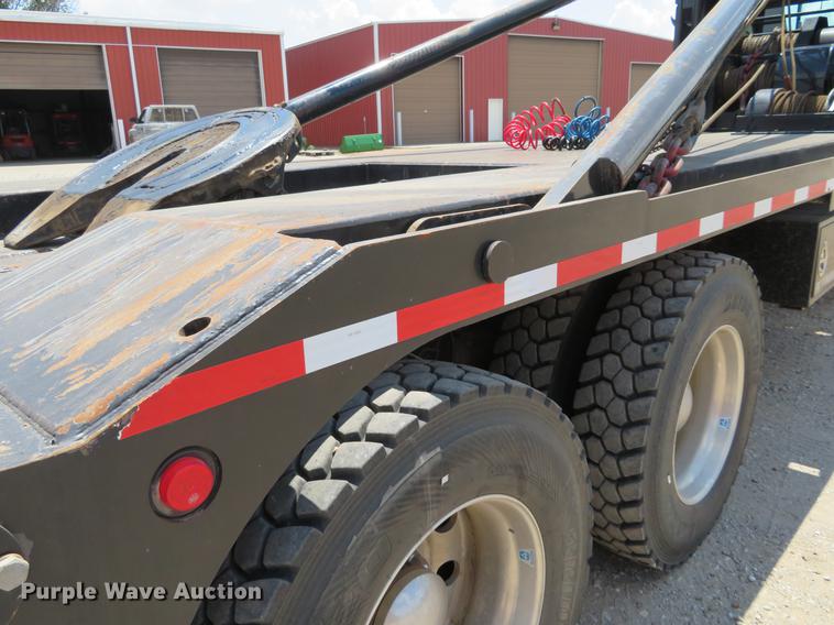 image for item DE6341 2011 Kenworth T800 gin pole semi truck