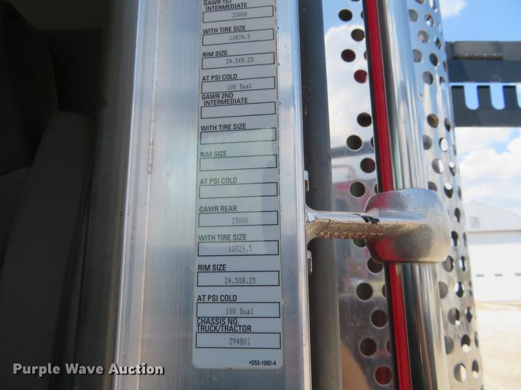 image for item DE6341 2011 Kenworth T800 gin pole semi truck