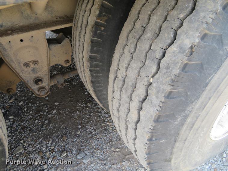 image for item DE6342 1980 Transcraft DTX-20-42 drop deck trailer