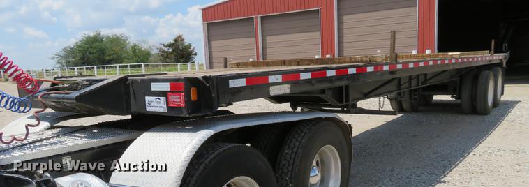 image for item DE6343 1971 Fruehauf F2-40 flatbed trailer