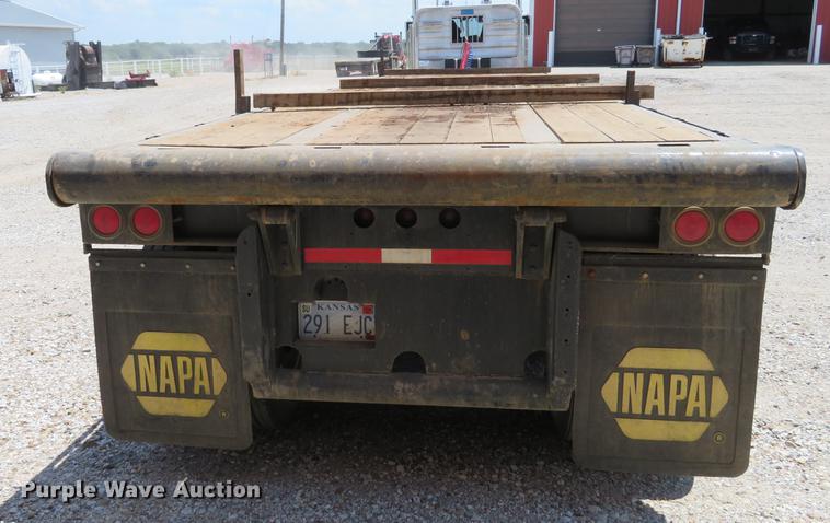 image for item DE6343 1971 Fruehauf F2-40 flatbed trailer