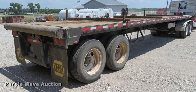 image for item DE6343 1971 Fruehauf F2-40 flatbed trailer