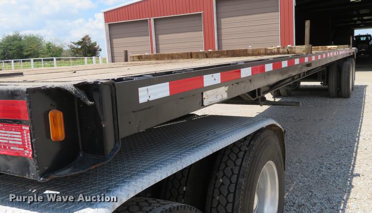 image for item DE6343 1971 Fruehauf F2-40 flatbed trailer