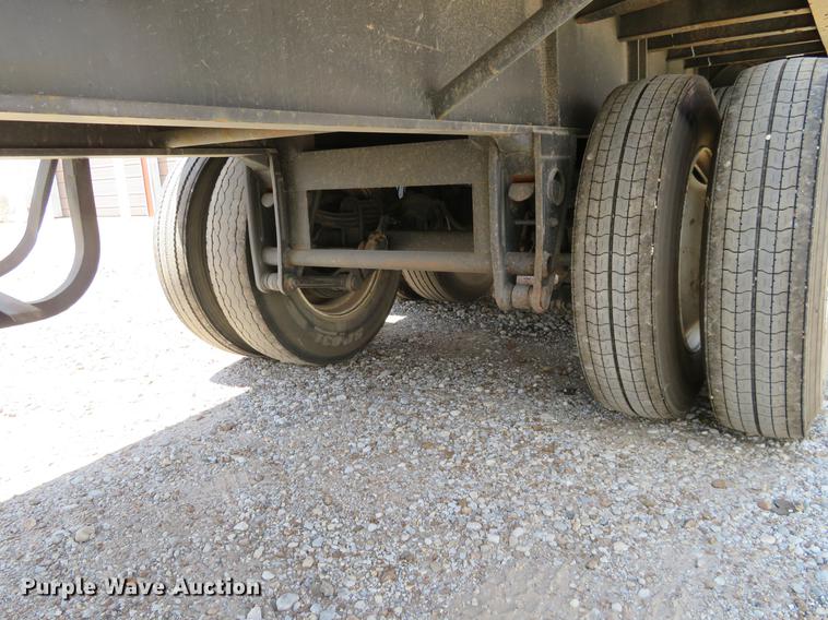 image for item DE6343 1971 Fruehauf F2-40 flatbed trailer