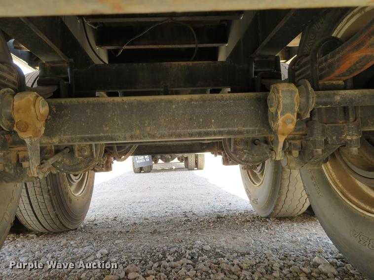 image for item DE6343 1971 Fruehauf F2-40 flatbed trailer