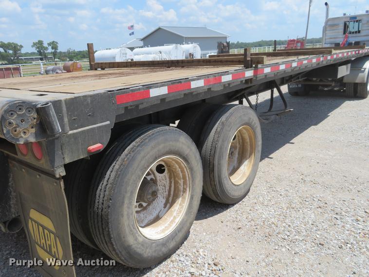 image for item DE6343 1971 Fruehauf F2-40 flatbed trailer