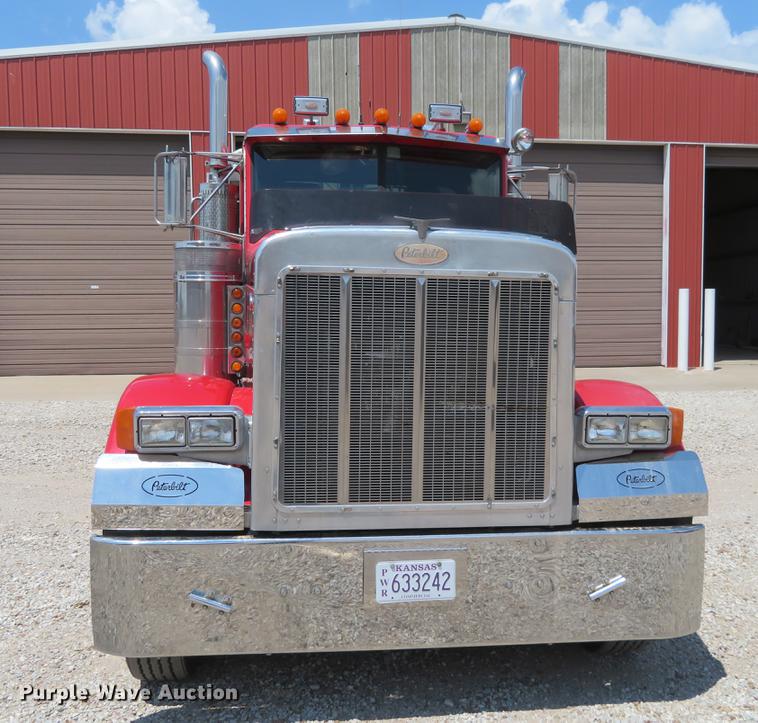 image for item DE6344 1997 Peterbilt 379 semi truck