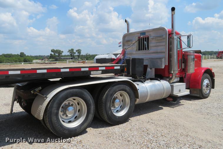 image for item DE6344 1997 Peterbilt 379 semi truck