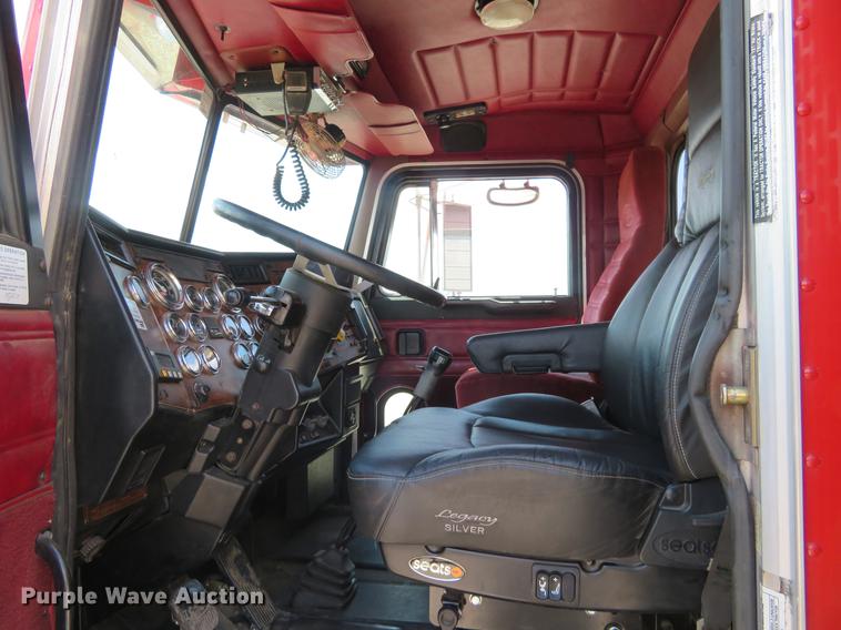 image for item DE6344 1997 Peterbilt 379 semi truck