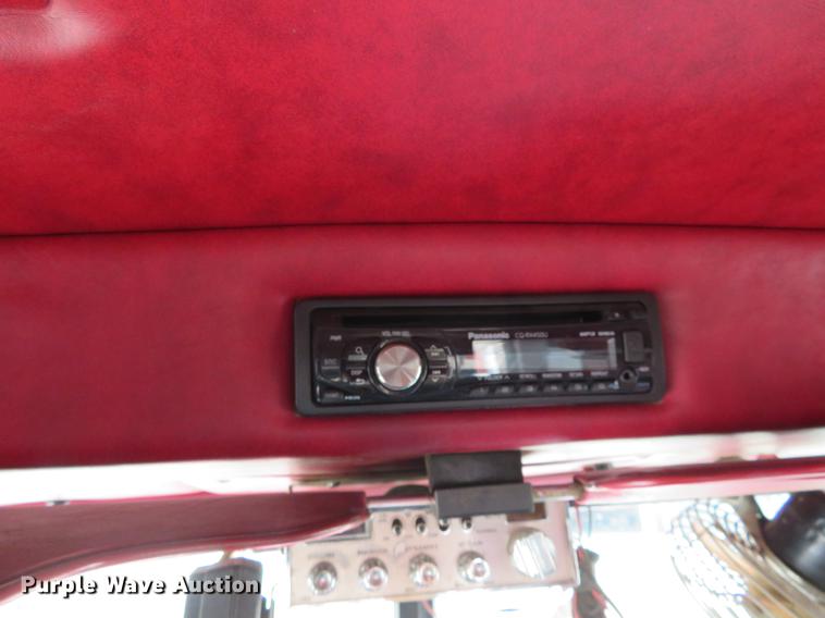 image for item DE6344 1997 Peterbilt 379 semi truck