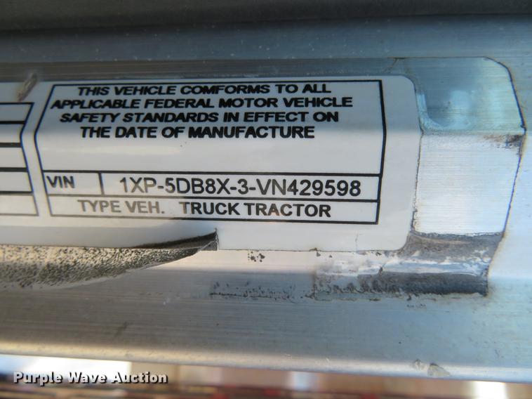 image for item DE6344 1997 Peterbilt 379 semi truck