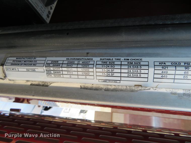 image for item DE6344 1997 Peterbilt 379 semi truck