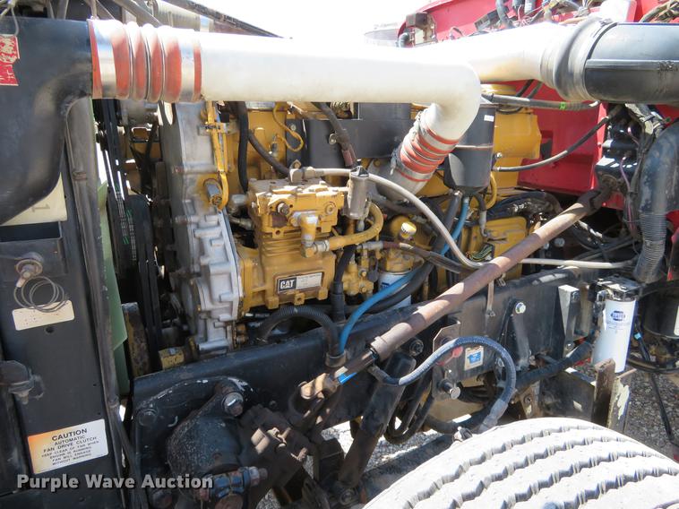 image for item DE6344 1997 Peterbilt 379 semi truck