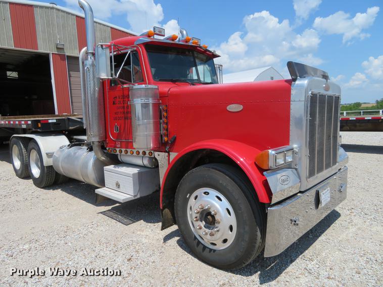 image for item DE6344 1997 Peterbilt 379 semi truck