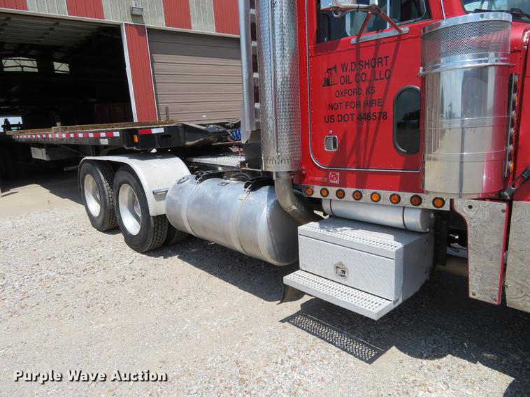 image for item DE6344 1997 Peterbilt 379 semi truck