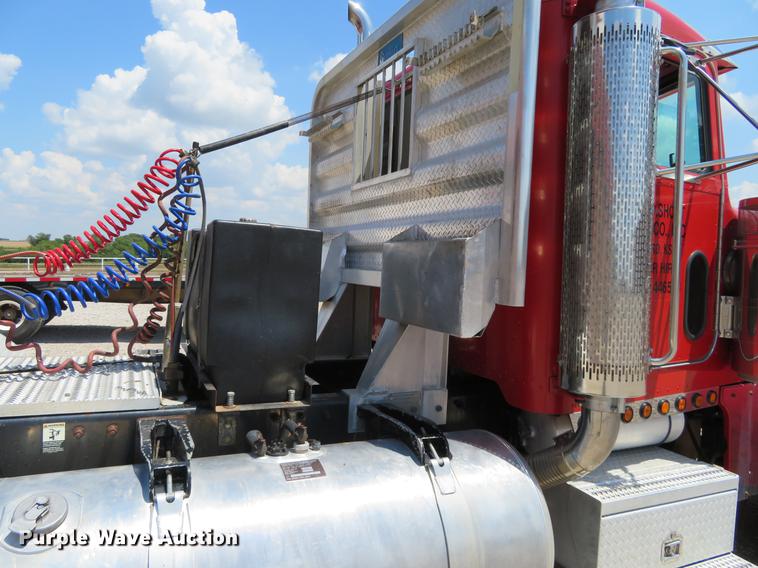 image for item DE6344 1997 Peterbilt 379 semi truck