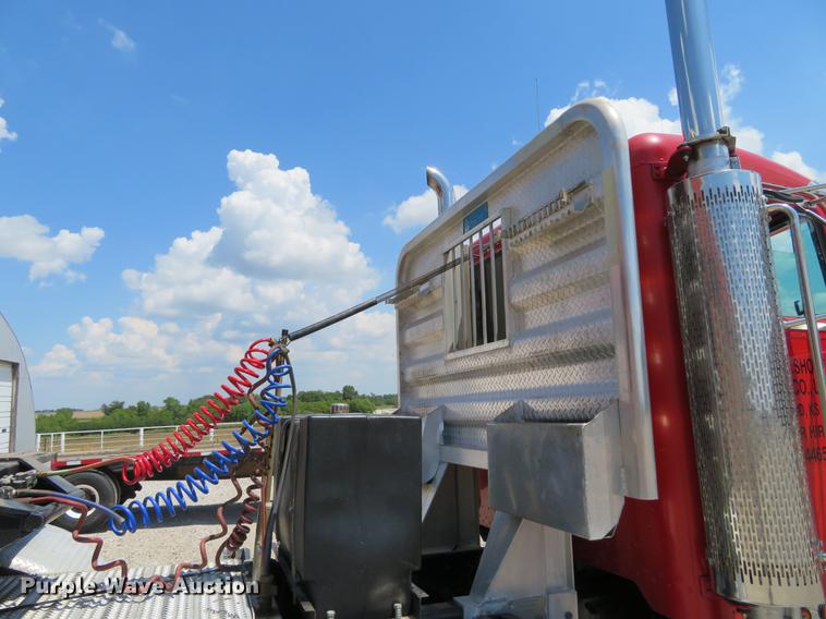 image for item DE6344 1997 Peterbilt 379 semi truck