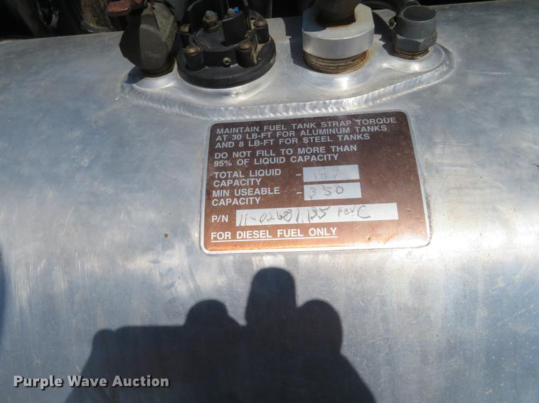 image for item DE6344 1997 Peterbilt 379 semi truck