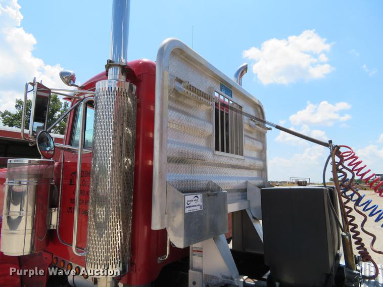 image for item DE6344 1997 Peterbilt 379 semi truck