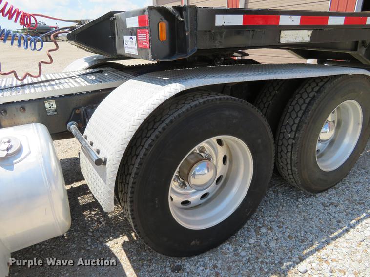 image for item DE6344 1997 Peterbilt 379 semi truck