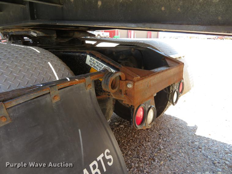 image for item DE6344 1997 Peterbilt 379 semi truck