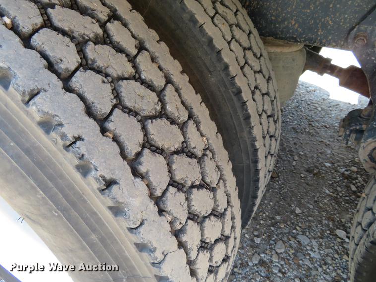 image for item DE6344 1997 Peterbilt 379 semi truck