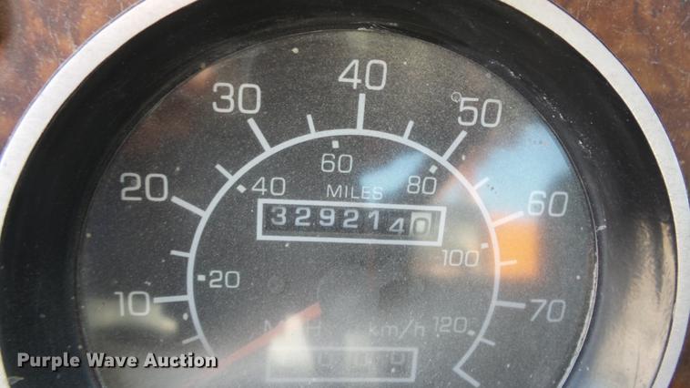 image for item DE7201 2002 Kenworth T300 service truck