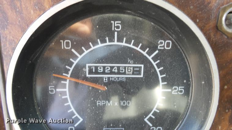 image for item DE7201 2002 Kenworth T300 service truck